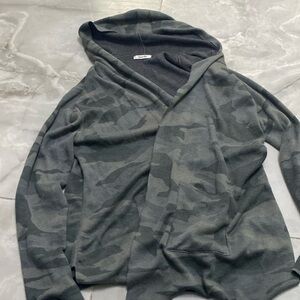 Splendid REVERSIBLE UTRA SOFT SWEATER CHARCOAL AND ARMY